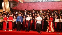 Hai thủ khoa Trường Đại học Xây dựng được vinh danh tại Lễ tuyên dương thủ khoa xuất sắc tốt nghiệp các trường đại học, học viện trên địa bàn thành phố Hà Nội năm 2016
