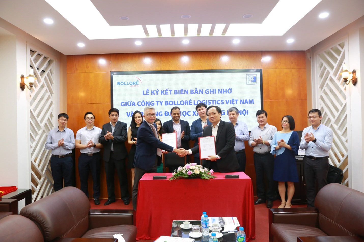 Lễ ký kết biên bản ghi nhớ hợp tác giữa Trường Đại học Xây dựng Hà Nội và Công ty Bolloré Logistics Việt Nam