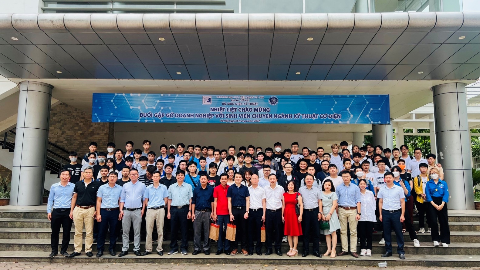 Gặp gỡ doanh nghiệp với sinh viên chuyên ngành kỹ thuật cơ điện (MEC) của trường Đại học Xây dựng Hà Nội