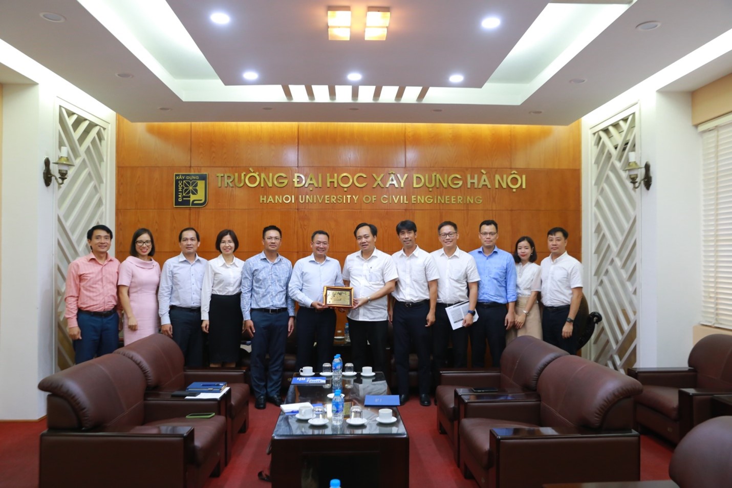 Tiếp đón và làm việc với Tổng công ty Cổ phần Dịch vụ Kỹ thuật Dầu khí Việt Nam