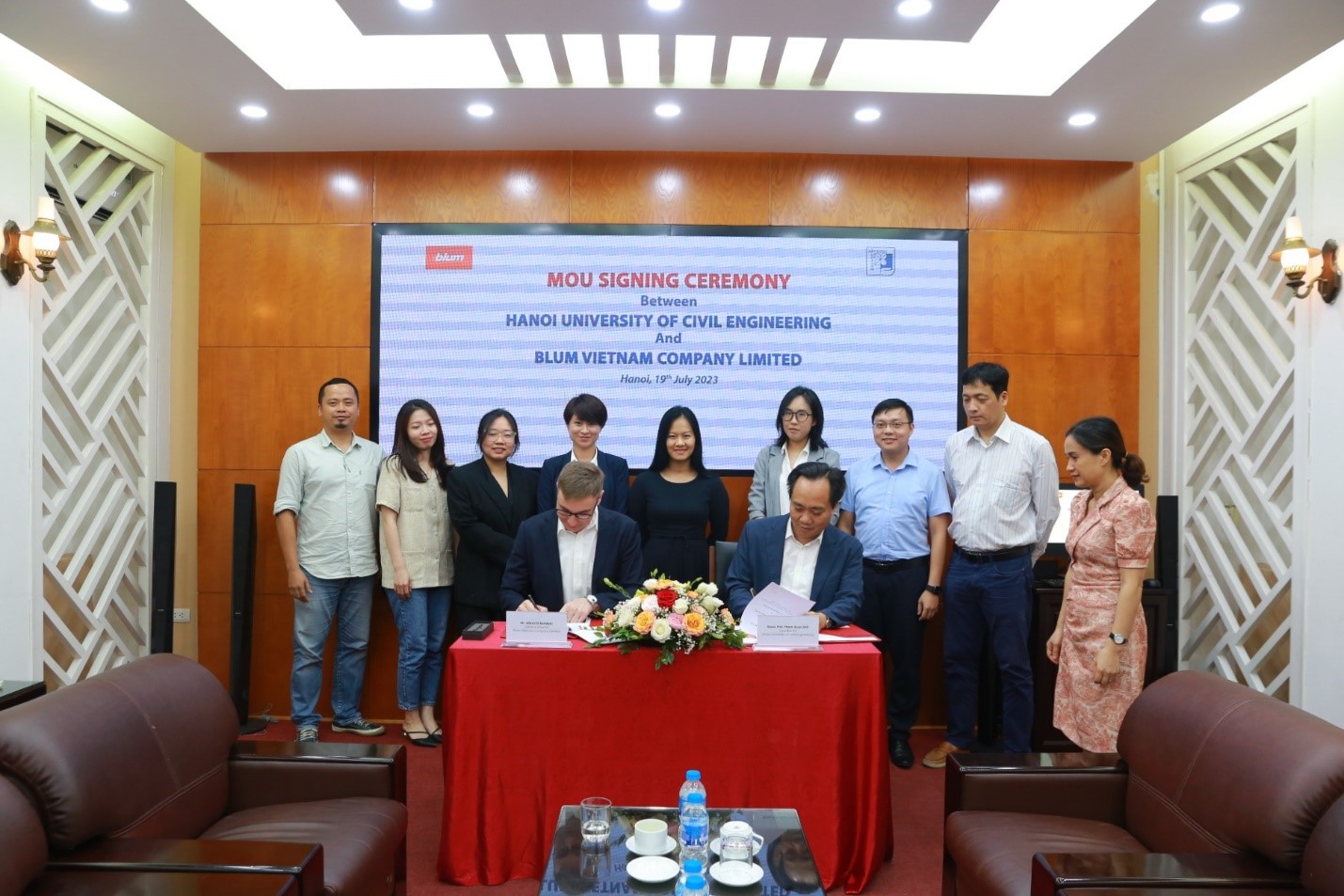 Lễ ký kết biên bản ghi nhớ hợp tác giữa Trường Đại học Xây dựng Hà Nội và Công ty TNHH BLUM Việt Nam