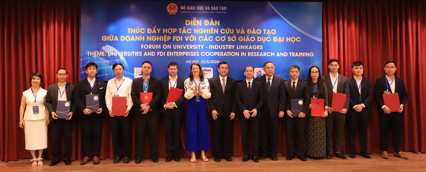 DIỄN ĐÀN THÚC ĐẨY HỢP TÁC NGHIÊN CỨU VÀ ĐÀO TẠO GIỮA CÁC DOANH NGHIỆP FDI VỚI CÁC CƠ SỞ GIÁO DỤC ĐẠI HỌC