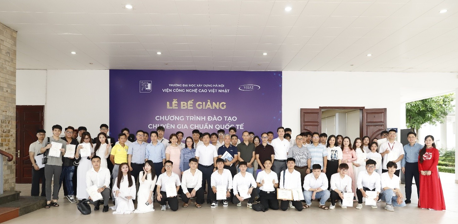 Lễ bế giảng Khóa I  Chương trình đào tạo Chuyên gia chuẩn quốc tế khóa học 2023-2025